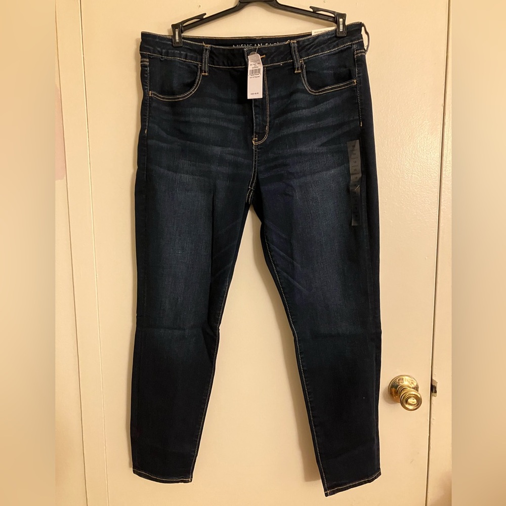 American Eagle low-rise jegging; dark blue; size 18; new with tags